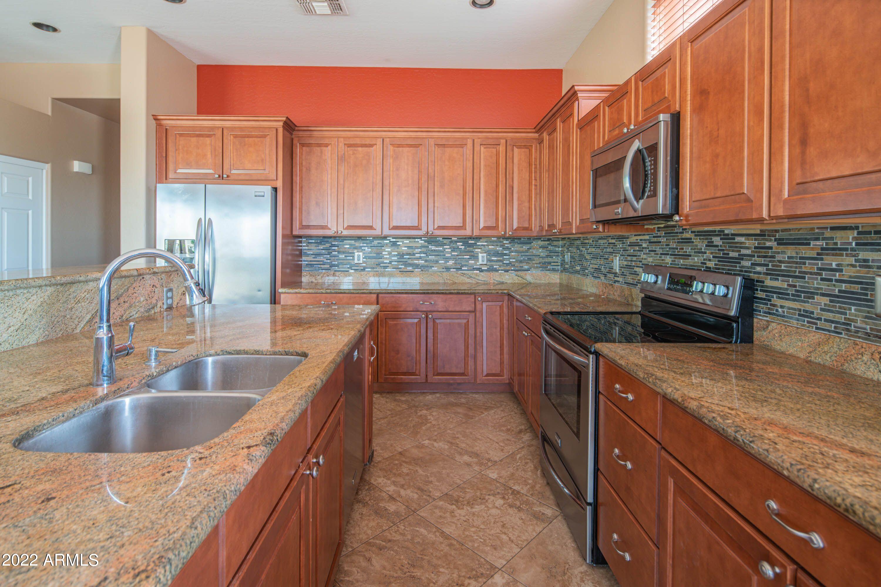 25450 West Riverside Street Buckeye, AZ 85326 - Photo 3 of 34 buck kitchen