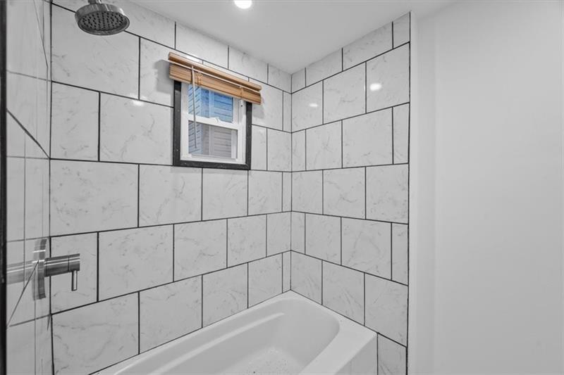 718 Mary Street McKees Rocks, PA 15136 - Photo 9 of 23