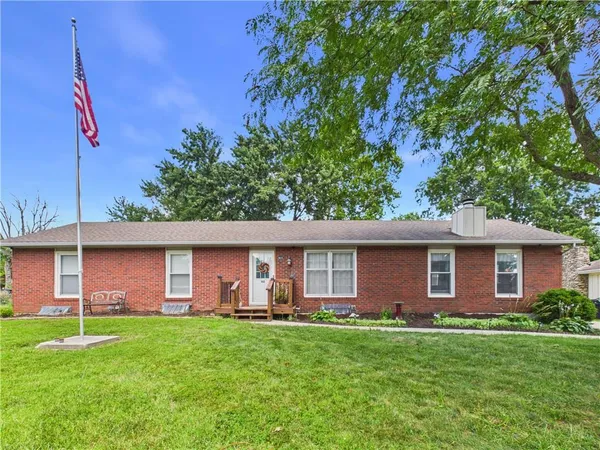 $259,999 | 922 Ridge Drive, Warrensburg, MO 64093