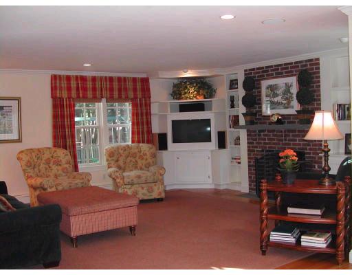 73 Chesterton Road Wellesley, MA 02481 - Photo 4 of 15