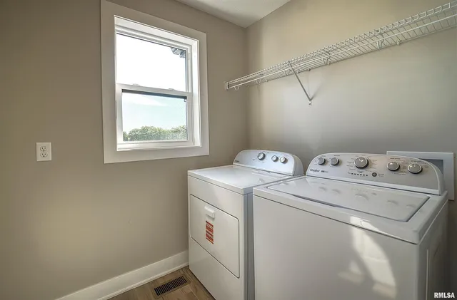 $235,000 | 1008 South 4th Street, Clinton, IA 52732