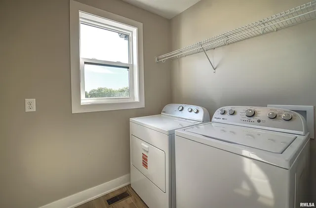 $235,000 | 1008 South 4th Street, Clinton, IA 52732