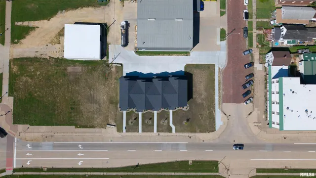 $235,000 | 1008 South 4th Street, Clinton, IA 52732