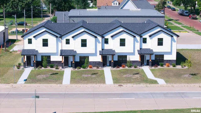 $235,000 | 1008 South 4th Street, Clinton, IA 52732