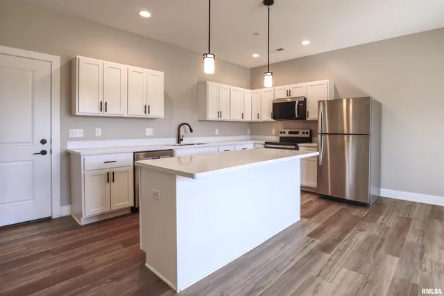 $235,000 | 1008 South 4th Street, Clinton, IA 52732