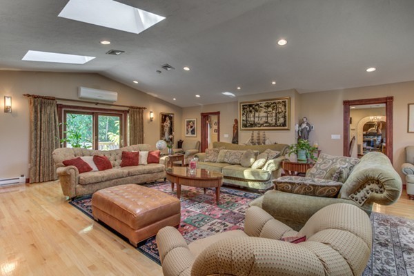 299 Lyman Road Milton, MA 02186 - Photo 7 of 30 Gallery Image 7