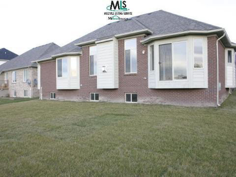 50221 Nesting Ridge Drive Macomb, MI 48044 - Photo 3 of 8 781639-2.JPG
