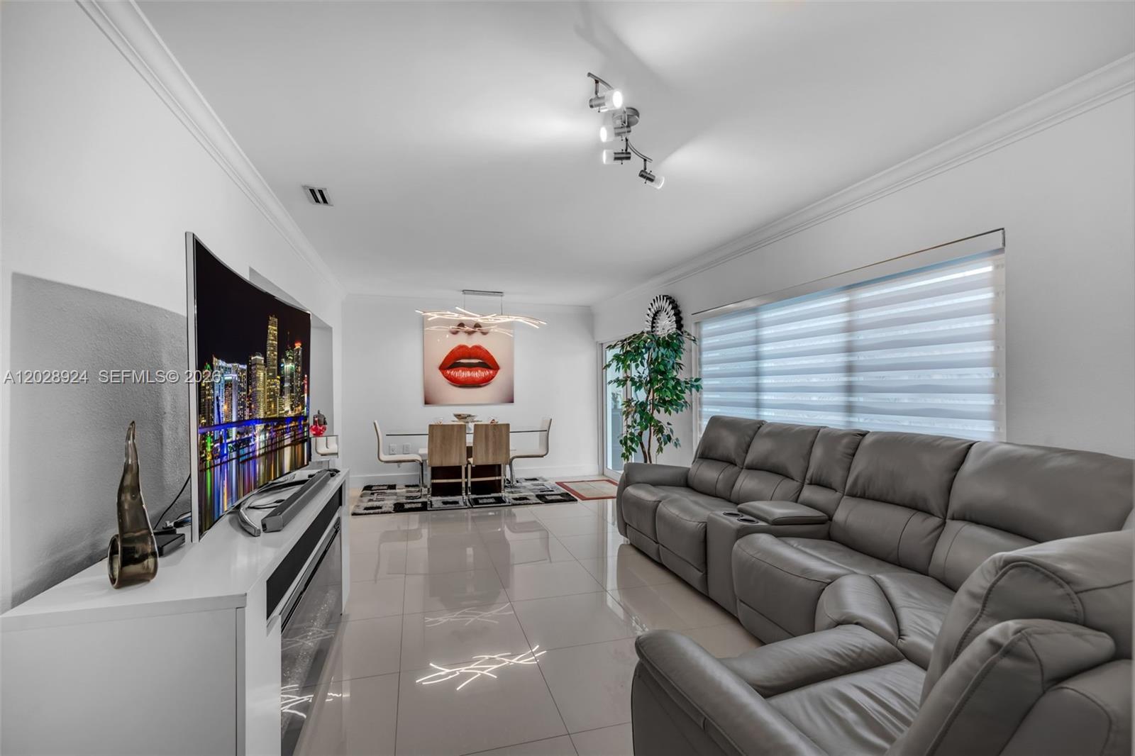 46 Northeast 164th Street Miami, FL 33162 - Photo 14 of 60