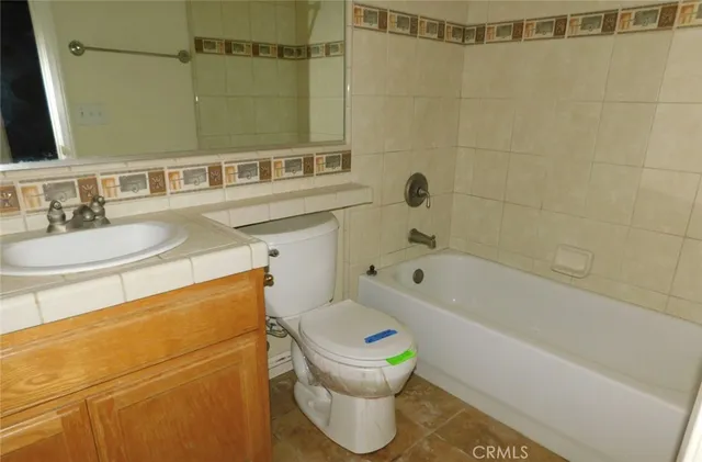 a bath tub sitting in a bathroom