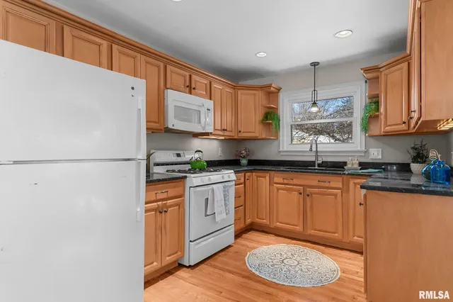 $167,900 | 2308 South Walnut Street, Springfield, IL 62704