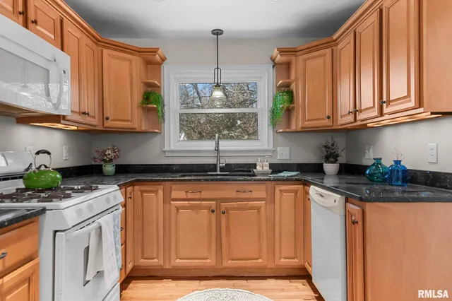 $167,900 | 2308 South Walnut Street, Springfield, IL 62704