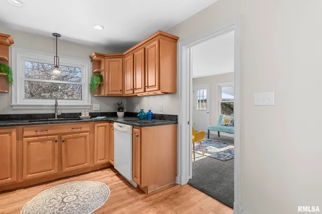 $167,900 | 2308 South Walnut Street, Springfield, IL 62704