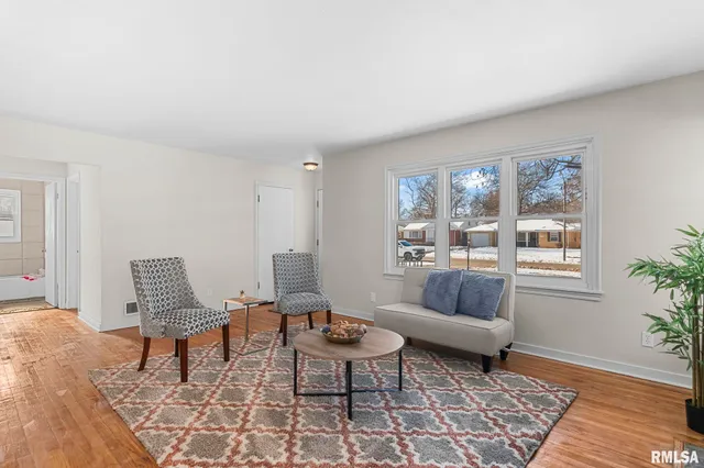 $167,900 | 2308 South Walnut Street, Springfield, IL 62704