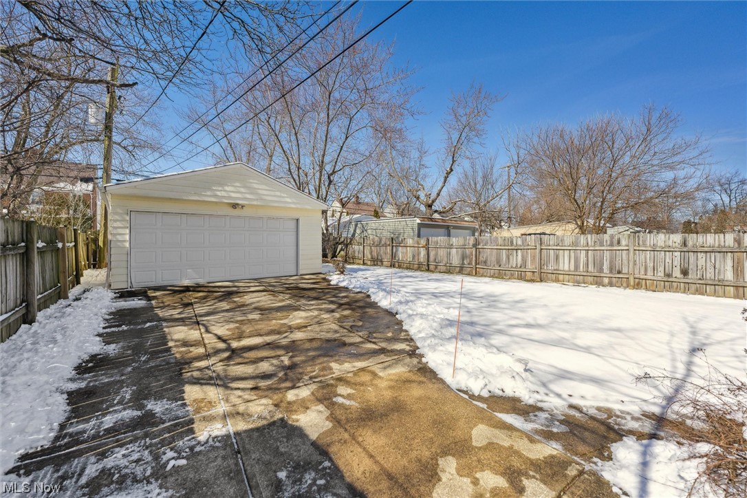 2320 Scholl Road University Heights, OH 44118 - Photo 33 of 35