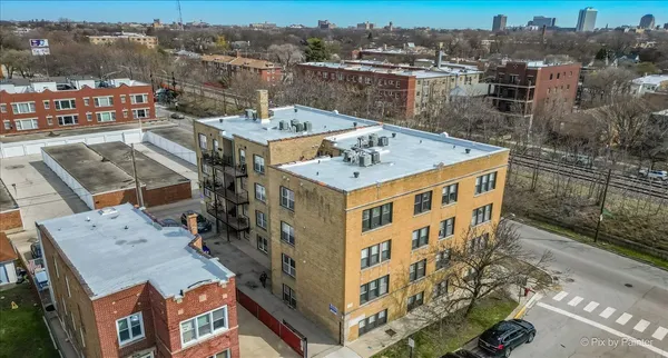 $2,390 | 6146 North Ravenswood Avenue, Unit 2, Chicago, IL 60660