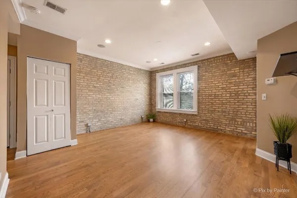 $2,390 | 6146 North Ravenswood Avenue, Unit 2, Chicago, IL 60660