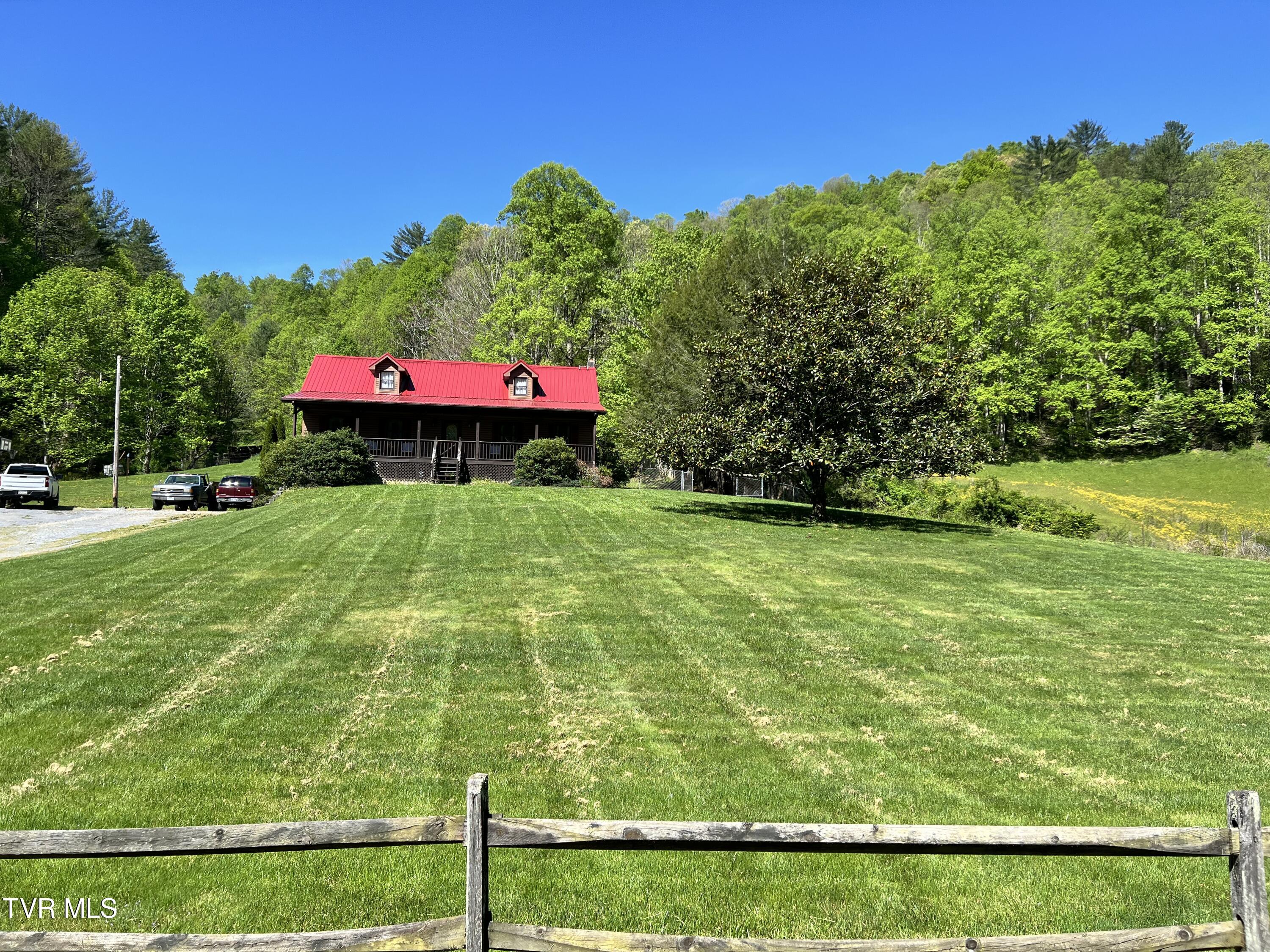 312 Simerly Creek Road Hampton, TN 37658 - Photo 2 of 49 IMG_9644