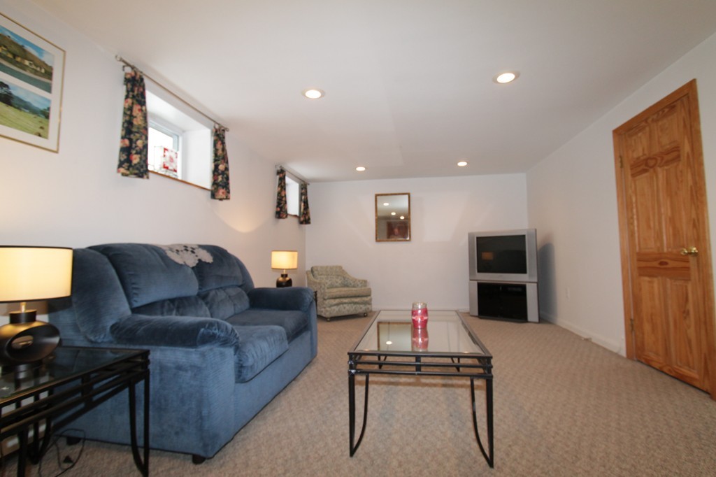 23 Acacia Road Boston, MA 02132 - Photo 12 of 15 Gallery Image 12