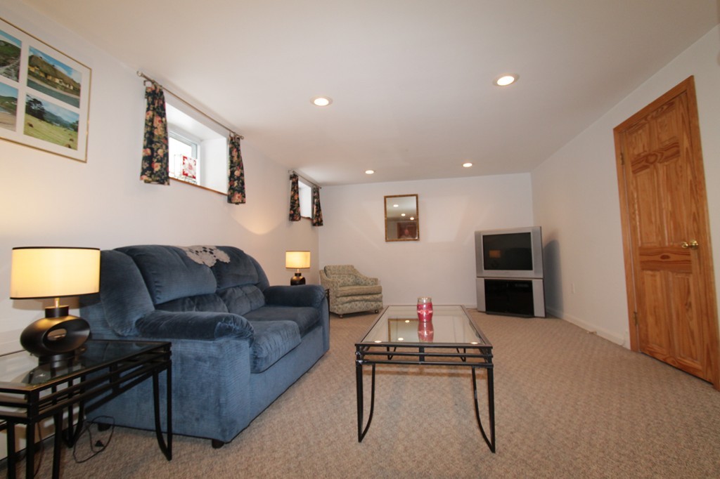 23 Acacia Road Boston, MA 02132 - Photo 13 of 15 Gallery Image 13