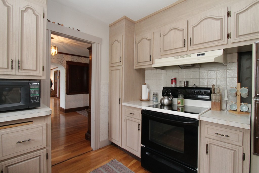 23 Acacia Road Boston, MA 02132 - Photo 7 of 15 Gallery Image 7