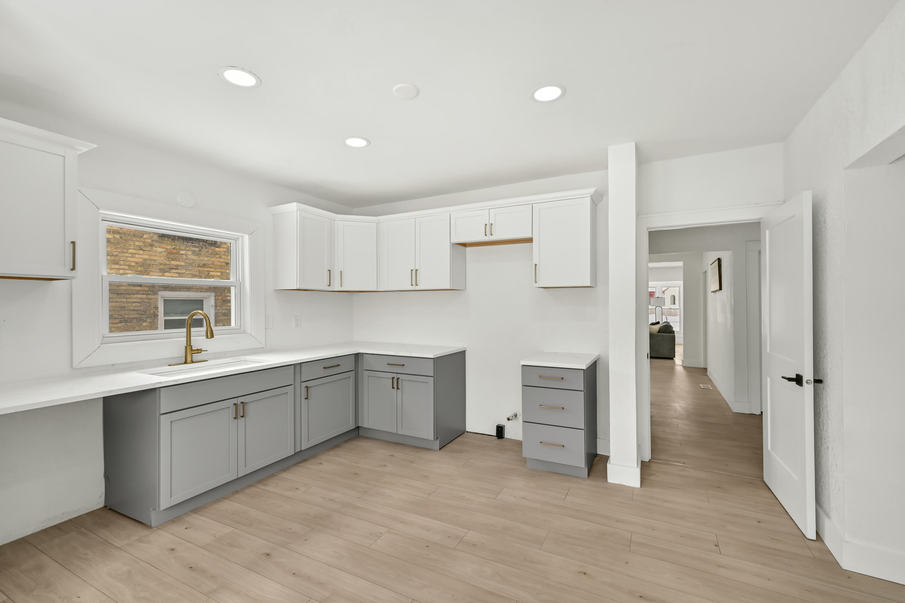 4640 West Scranton Place, Unit 4642 Milwaukee, WI 53216 - Photo 13 of 42 Kitchen