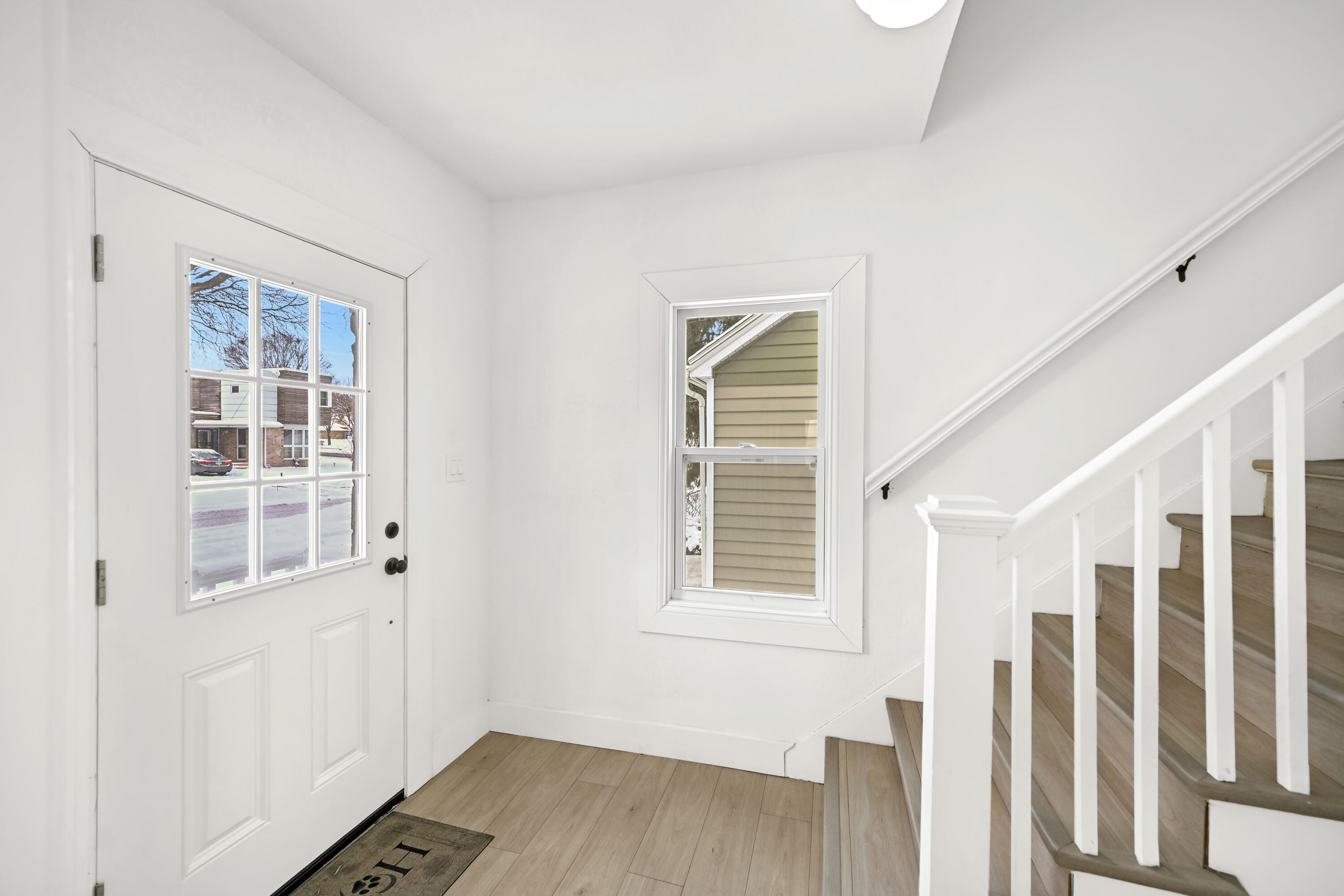 4640 West Scranton Place, Unit 4642 Milwaukee, WI 53216 - Photo 2 of 42 Entry