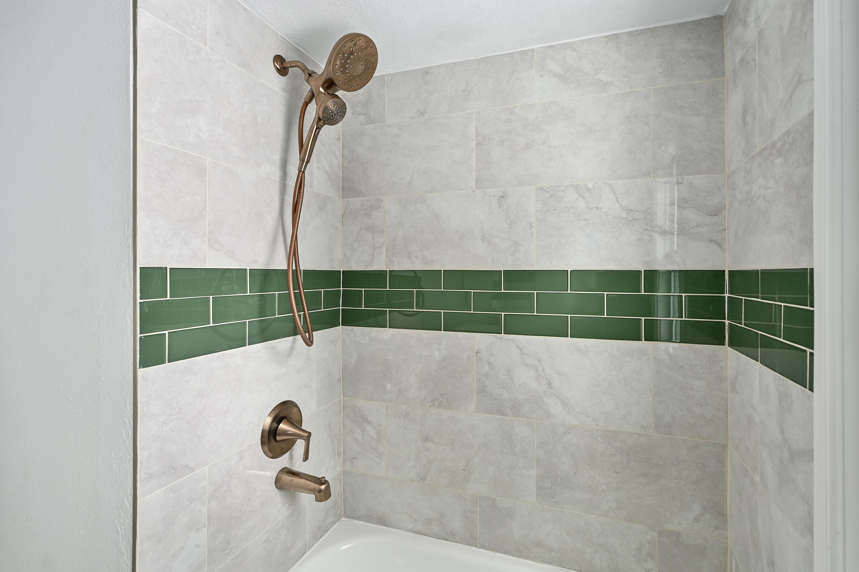 4640 West Scranton Place, Unit 4642 Milwaukee, WI 53216 - Photo 34 of 42 Shower - Upper