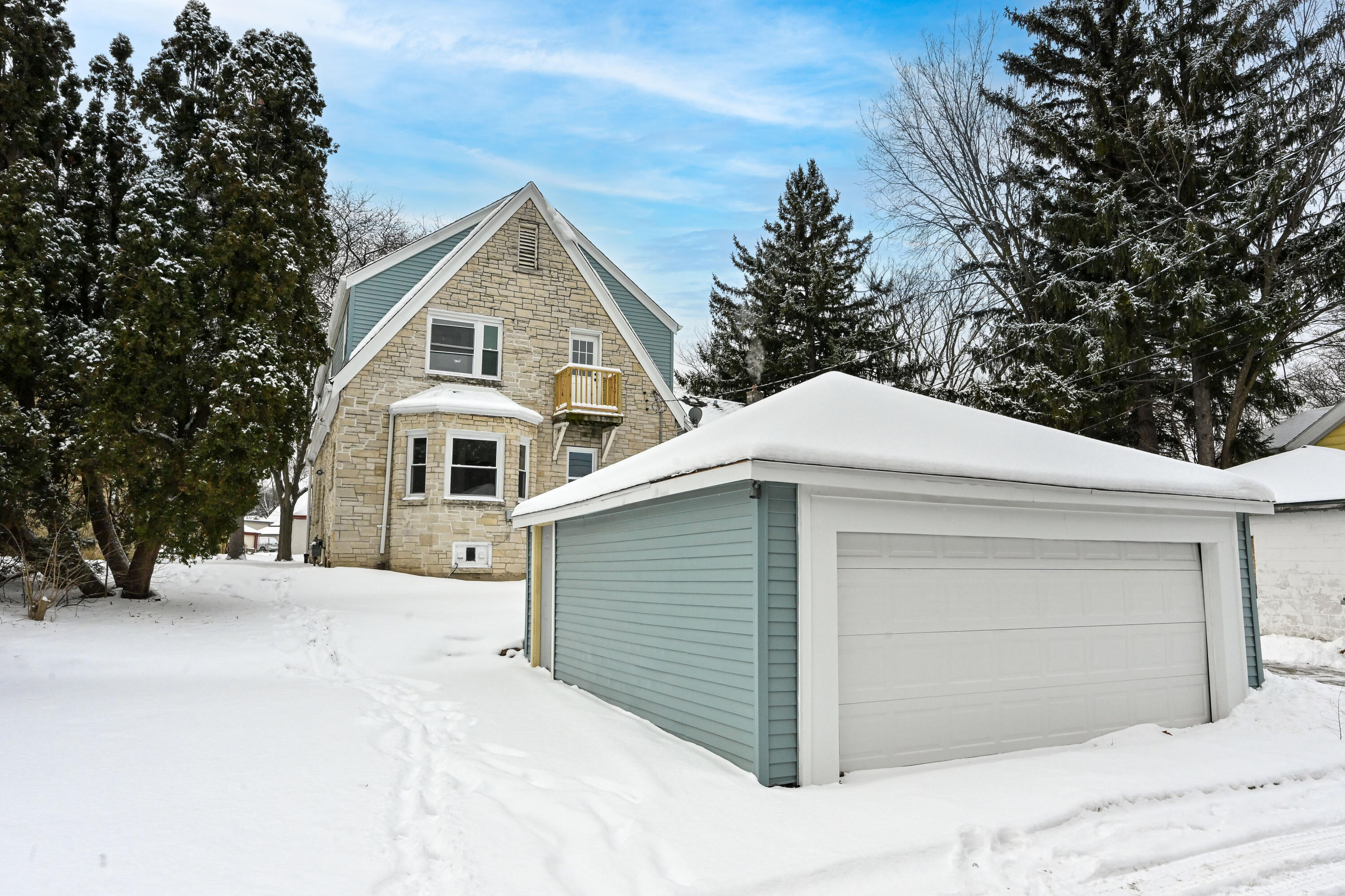 4640 West Scranton Place, Unit 4642 Milwaukee, WI 53216 - Photo 39 of 42 Garage/ Alley Entrance