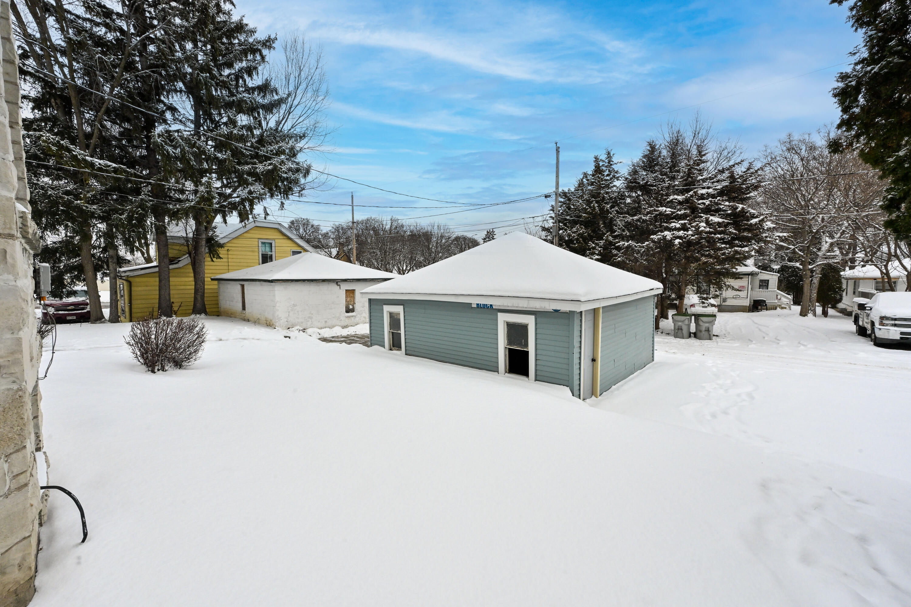 4640 West Scranton Place, Unit 4642 Milwaukee, WI 53216 - Photo 40 of 42 Garage/ Alley Entrance