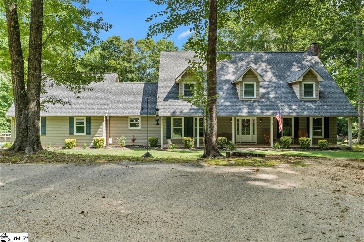 520 Tracy Trail Greer, SC 29651 - Photo 2 of 29