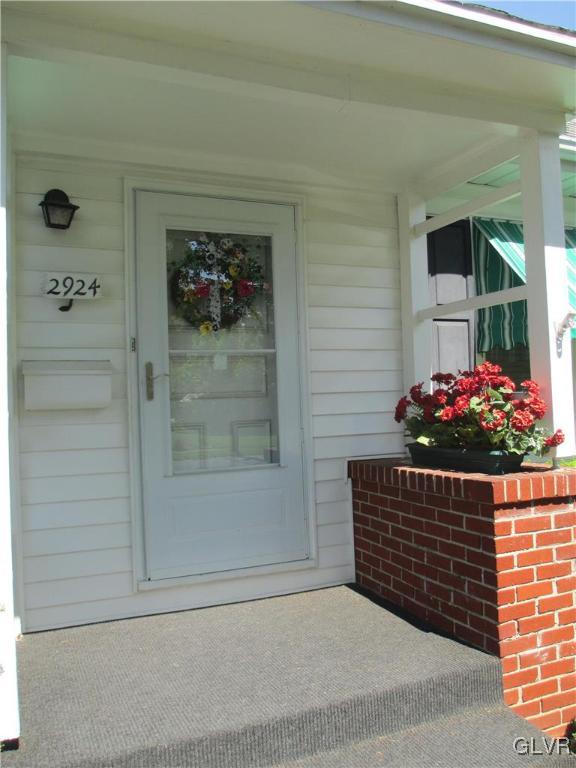 2924 Cornwall Road Bethlehem, PA 18017 - Photo 3 of 27 Gallery Image 3