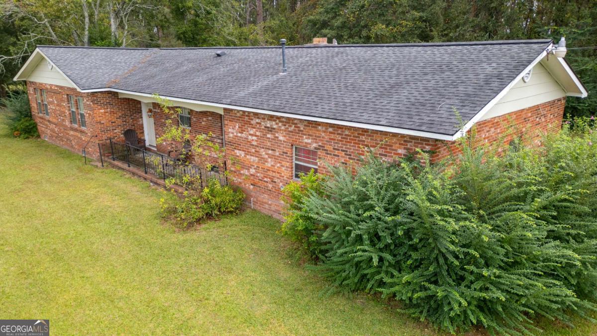 537 City Circle Road Baxley, GA 31513 - Photo 6 of 33 a view of outdoor space and yard