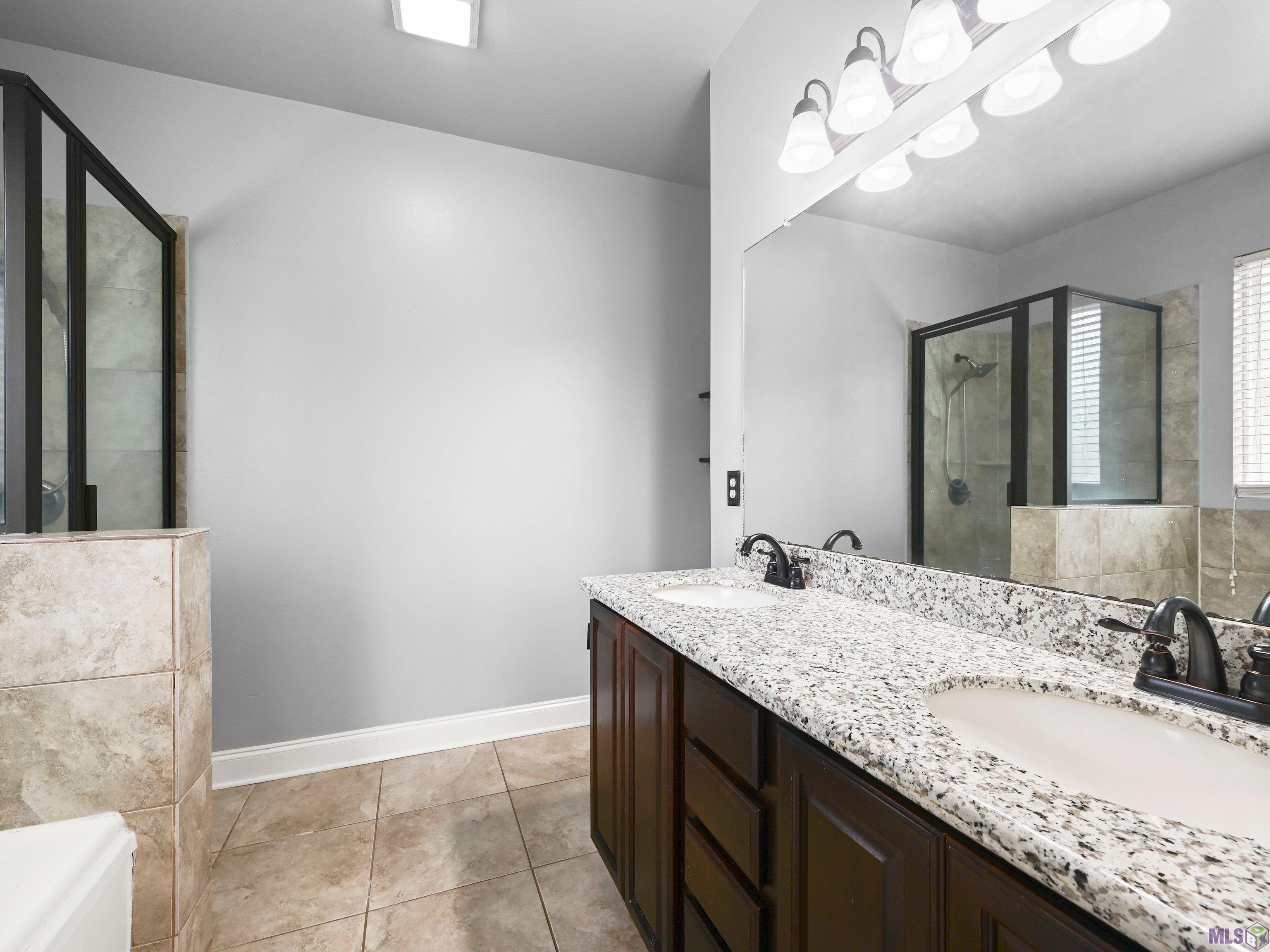 14217 Stone Gate Drive Baton Rouge, LA 70816 - Photo 11 of 26 Gallery Image 11