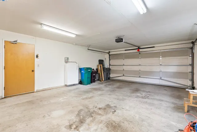 $7,000 | 6425 Zinn Drive, Oakland, CA 94611