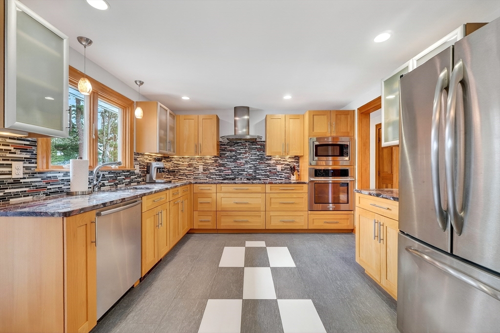 176 Forbes Road Westwood, MA 02090 - Photo 7 of 41 Gallery Image 7