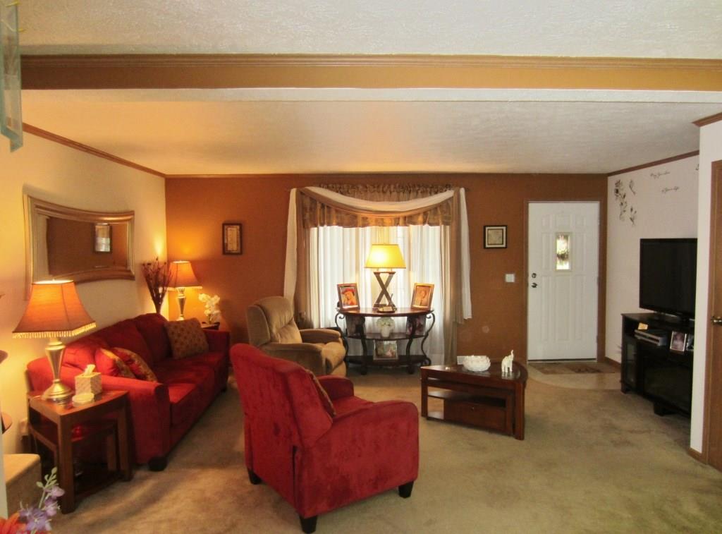 663 Center Road Plum, PA 15239 - Photo 3 of 25 Gallery Image 3