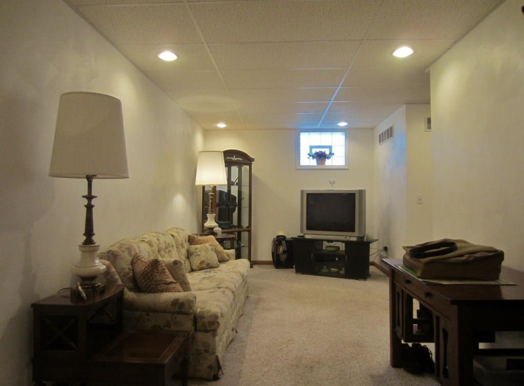663 Center Road Plum, PA 15239 - Photo 21 of 25 Gallery Image 21