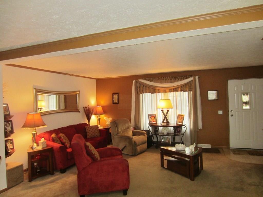 663 Center Road Plum, PA 15239 - Photo 4 of 25 Gallery Image 4