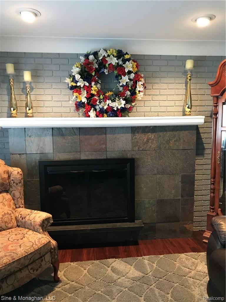 473 Cox Road St. Clair, MI 48079 - Photo 26 of 64 26 LIVING RM FIREPLACE 473 COX.JPG