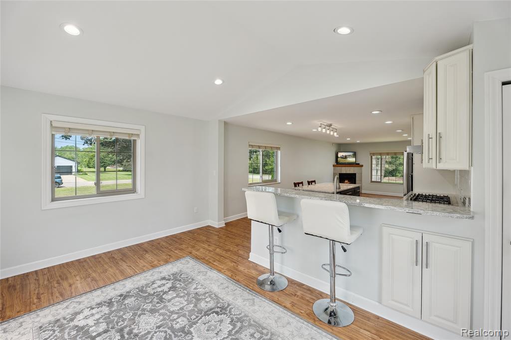 3395 West Maple Road Wixom, MI 48393 - Photo 13 of 50