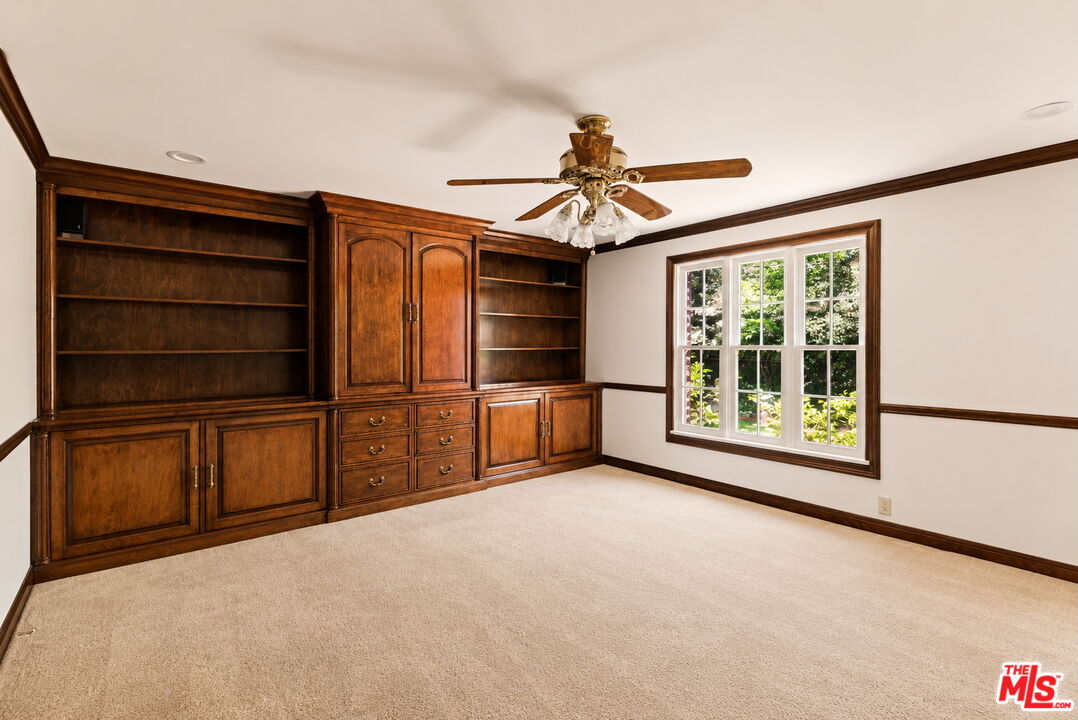 17010 Rancho Street Encino, CA 91316 - Photo 18 of 25