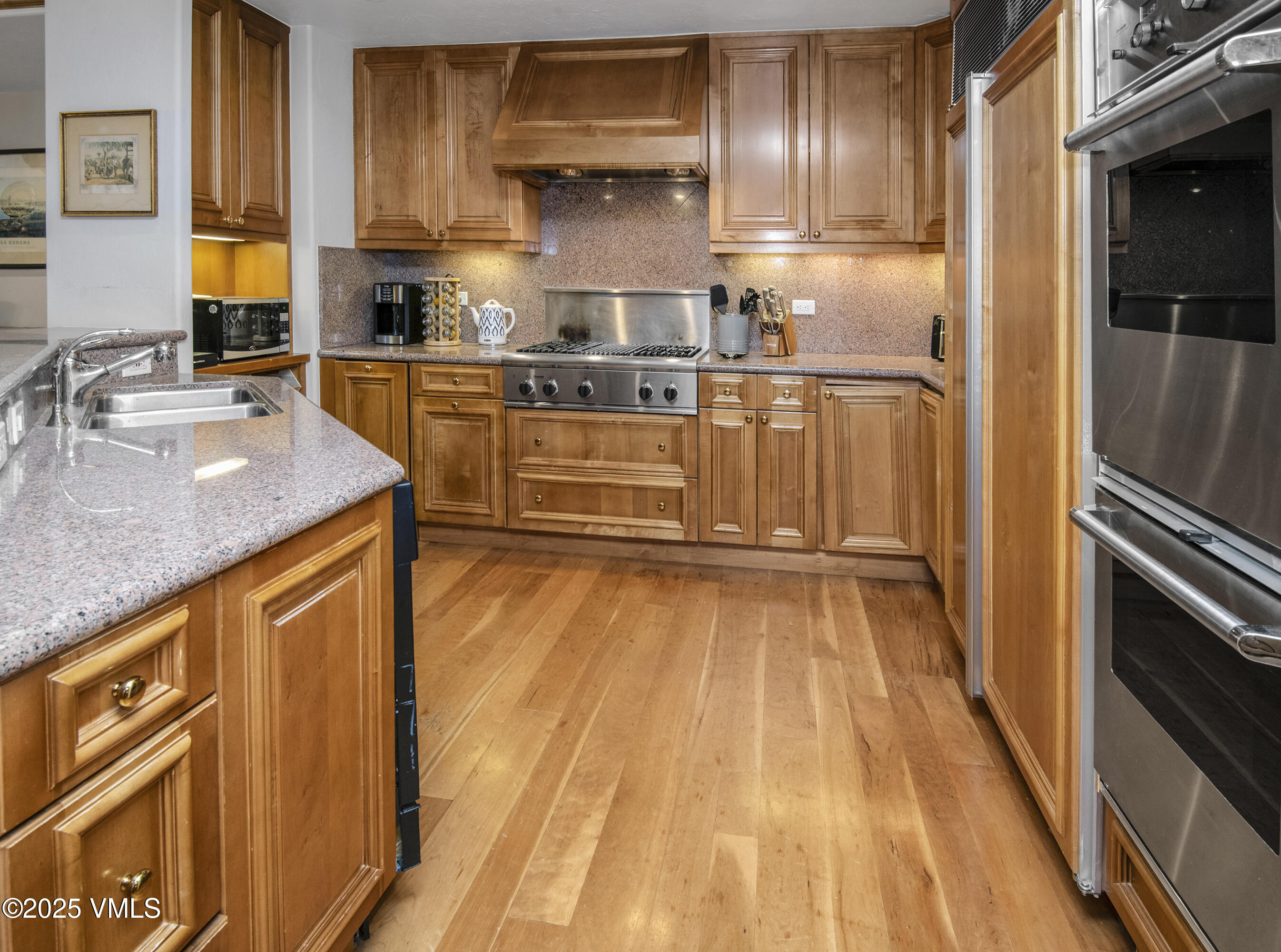 458 Vail Valley Drive, Unit R6 Vail, CO 81657 - Photo 5 of 47 Kitchen