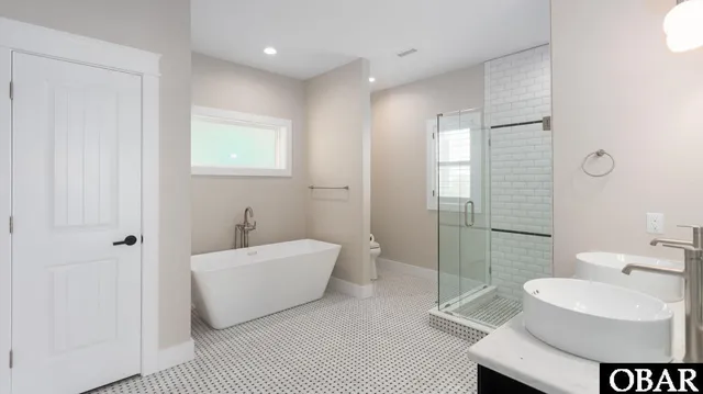 $6,149,000 | 909 Lighthouse Drive, Unit 8, Corolla, NC 27927