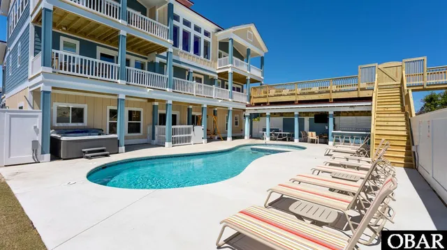 $6,149,000 | 909 Lighthouse Drive, Unit 8, Corolla, NC 27927