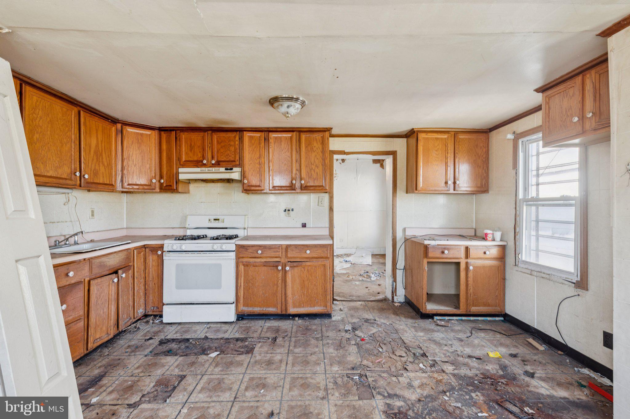 925 Kerlin Street Chester, PA 19013 - Photo 14 of 39