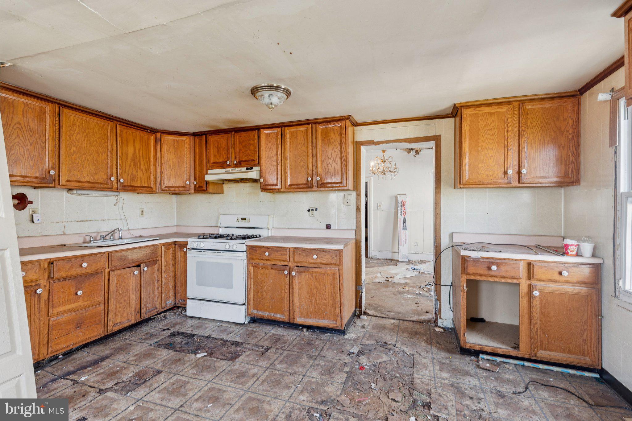 925 Kerlin Street Chester, PA 19013 - Photo 15 of 39