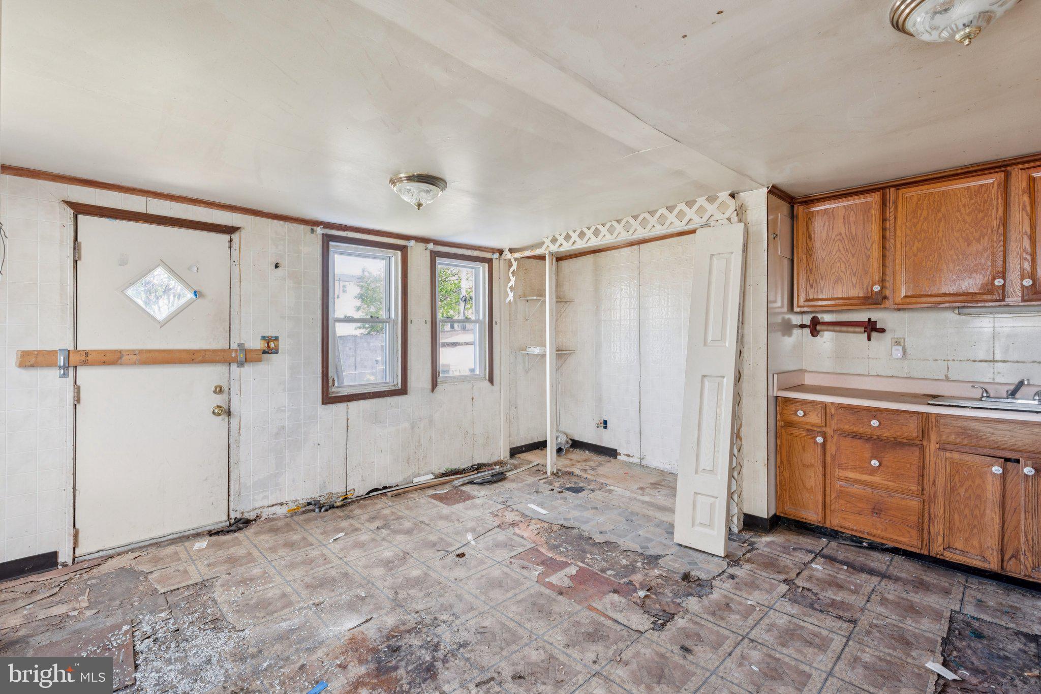 925 Kerlin Street Chester, PA 19013 - Photo 16 of 39