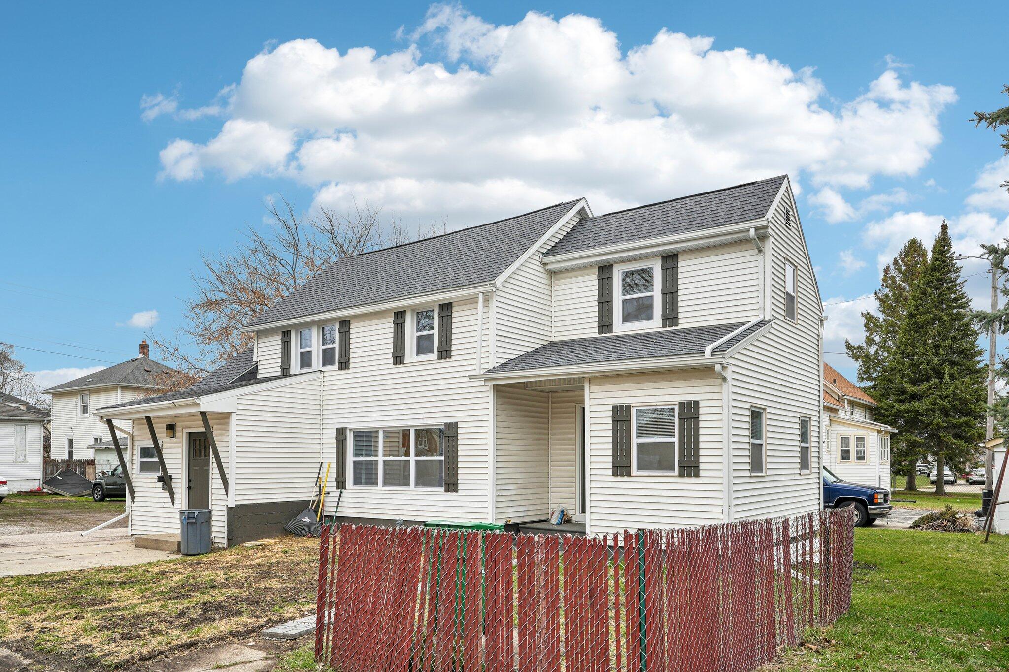 1308 69th Street Kenosha, WI 53143 - Photo 3 of 43 3-web-or-mls-69th St-S0204-003