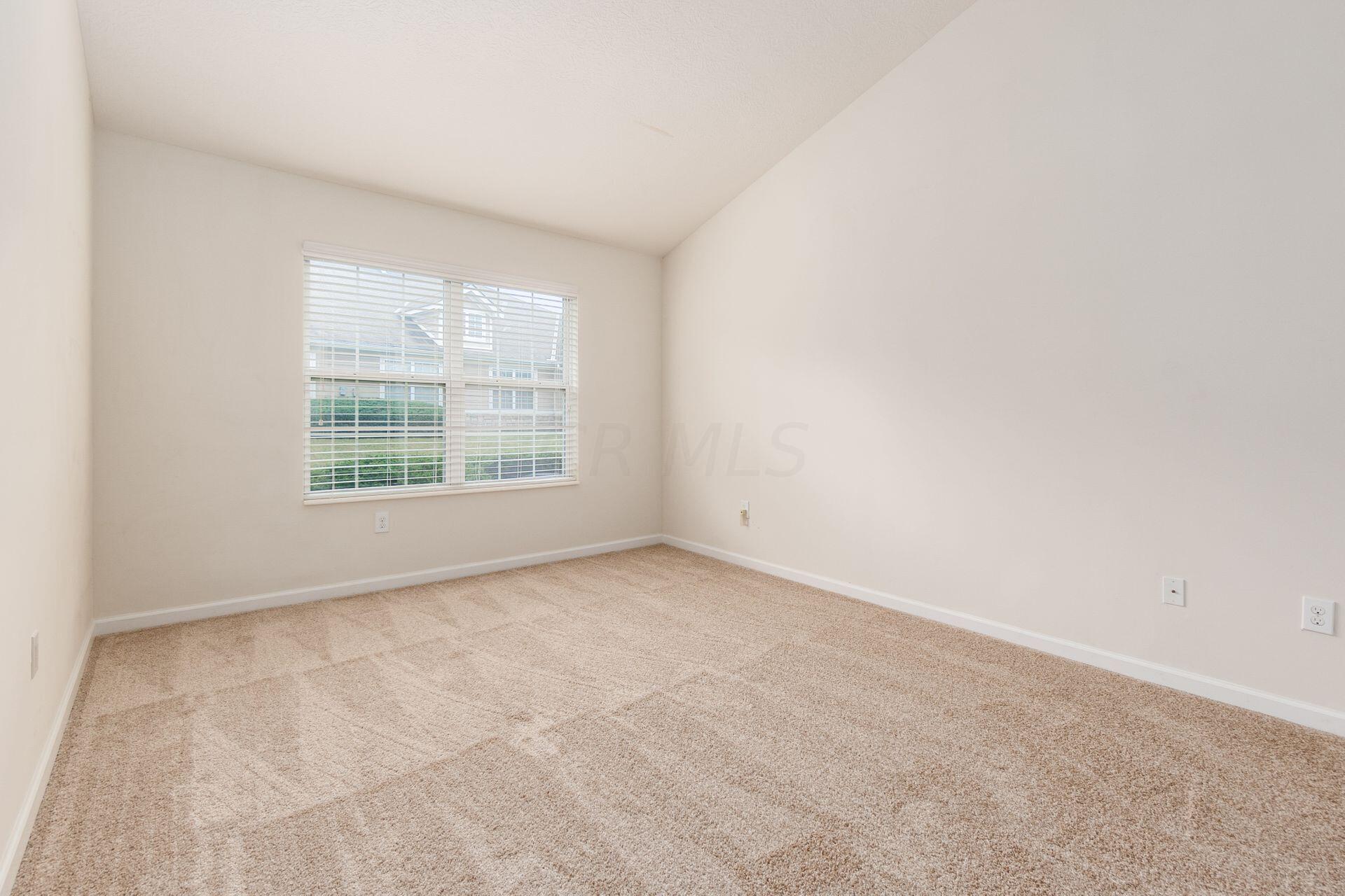 7965 Ravine Run Lane Columbus, OH 43235 - Photo 15 of 31 Owner Bedroom