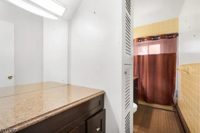 $575,000 | 59 Hearthstone Avenue, Woodbridge, NJ 08863